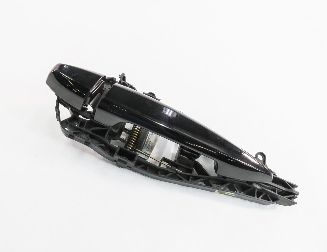 Thumbnail 1: 14-21 BMW X1 X2 X5 X6 (F15 F16 F39 F48) LEFT FRONT COMFORT DOOR HANDLE (BLACK)