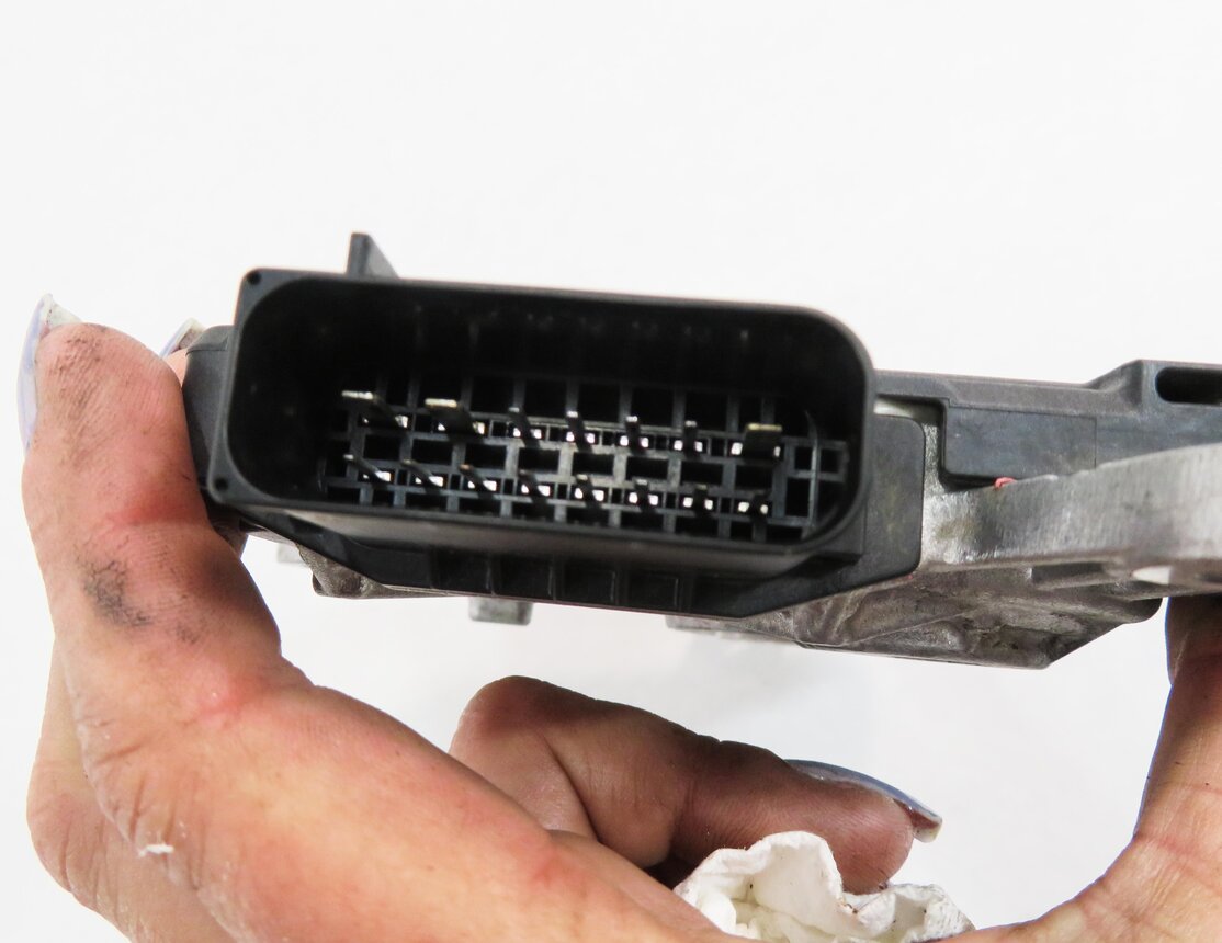 Thumbnail 6: 2016 BMW X1 (F48) 2.0L TURBO ENGINE - A/T AUTOMATIC TRANSMISSION CONTROL MODULE