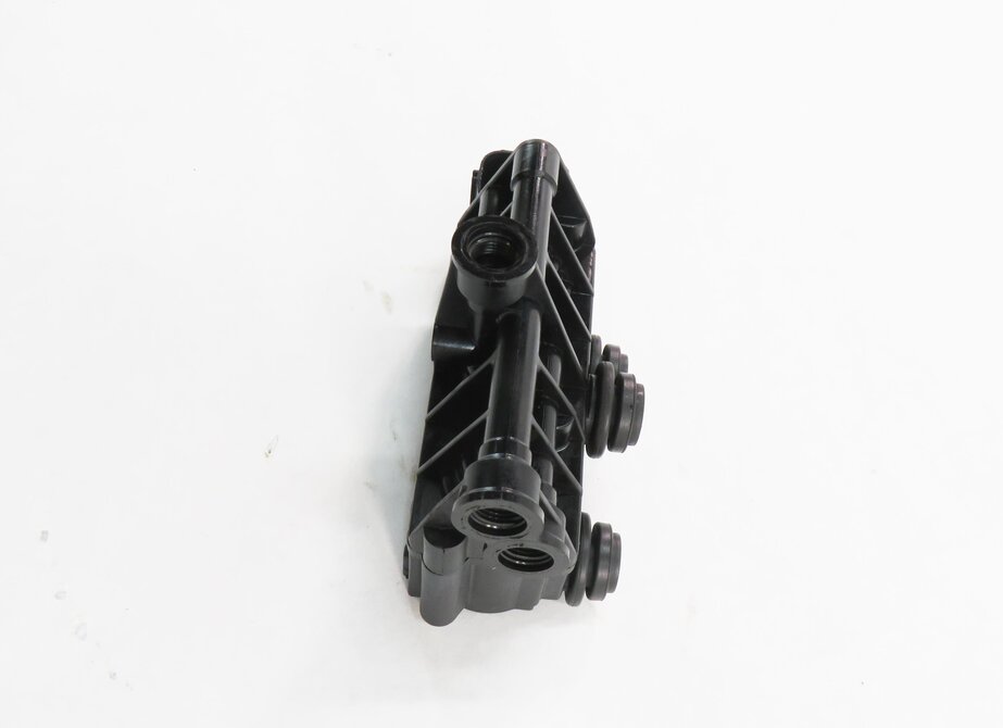 Thumbnail 3: 2012 RANGE ROVER (L322) AIR SUSPENSION VALVE BLOCK
