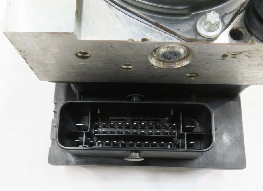 Thumbnail 8: 2011-2012 LAND ROVER LR4 - RANGE ROVER SPORT (L320) ABS BRAKE PUMP w/ MODULE