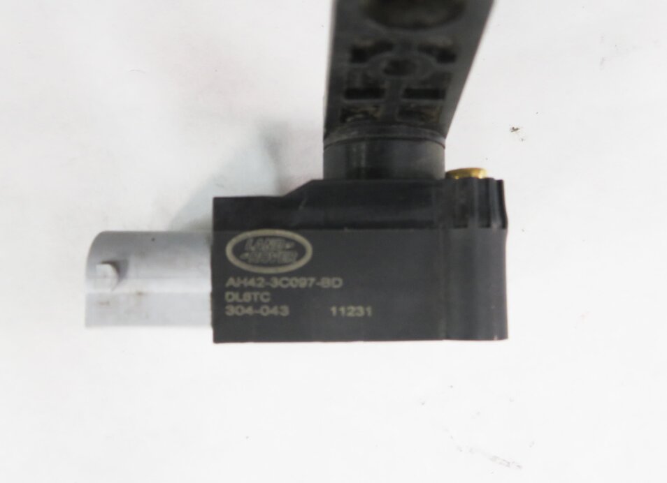 Thumbnail 6: 2012 RANGE ROVER (L322) RIGHT FRONT PASSENGER SUSPENSION HEIGHT LEVEL SENSOR