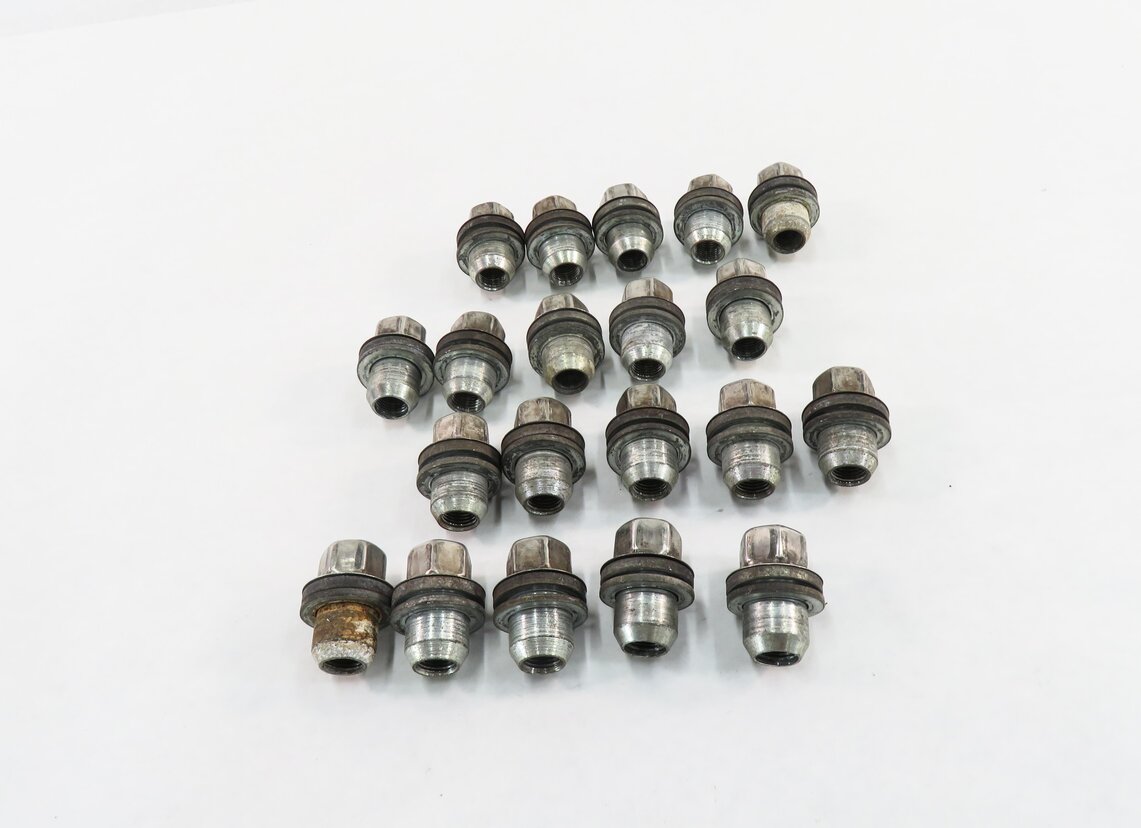 Thumbnail 2: 2005-2018 LR3 LR4 DISCOVERY / RANGE ROVER SPORT WHEEL TIRE RIM LUG NUT SET (20)