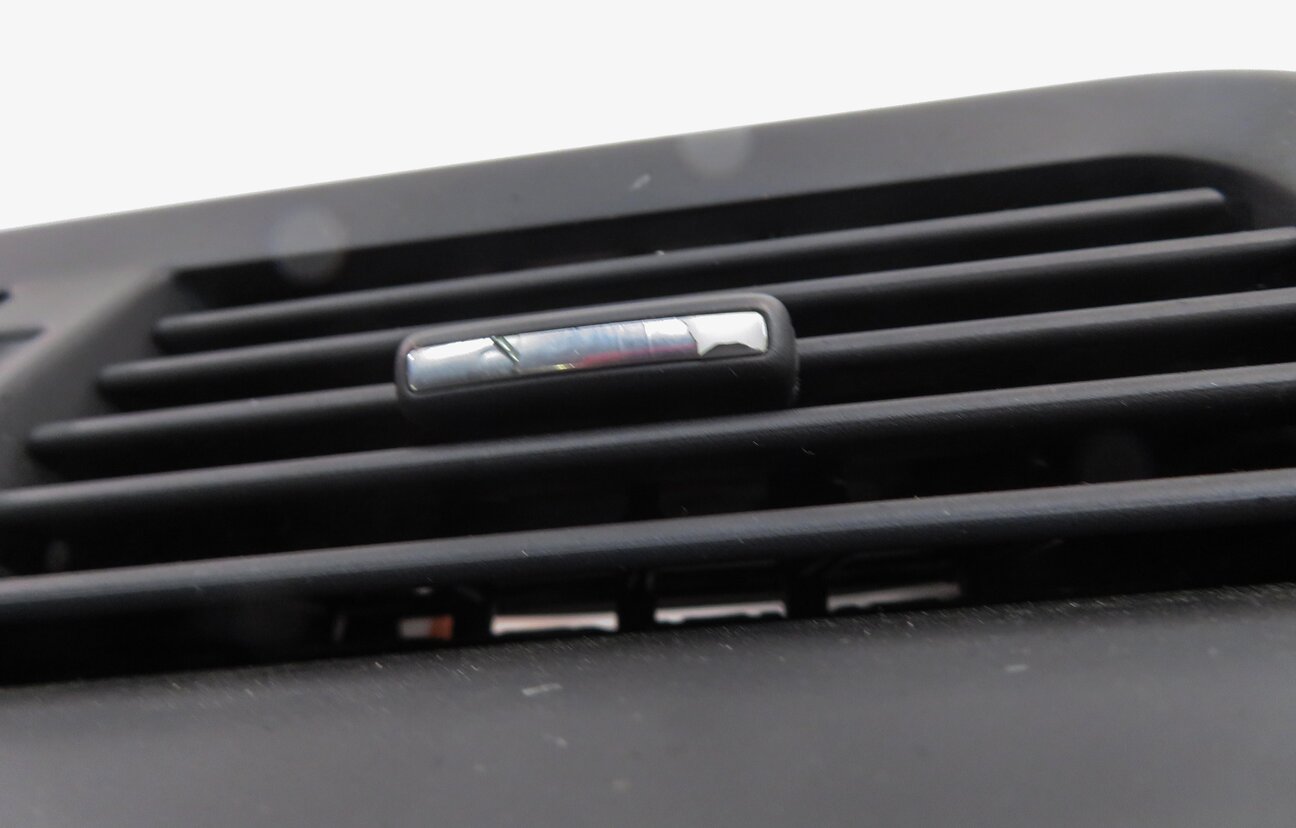 Thumbnail 7: 2012 RANGE ROVER (L322) FRONT UPPER CENTER DASH HEATER A/C AIR VENT