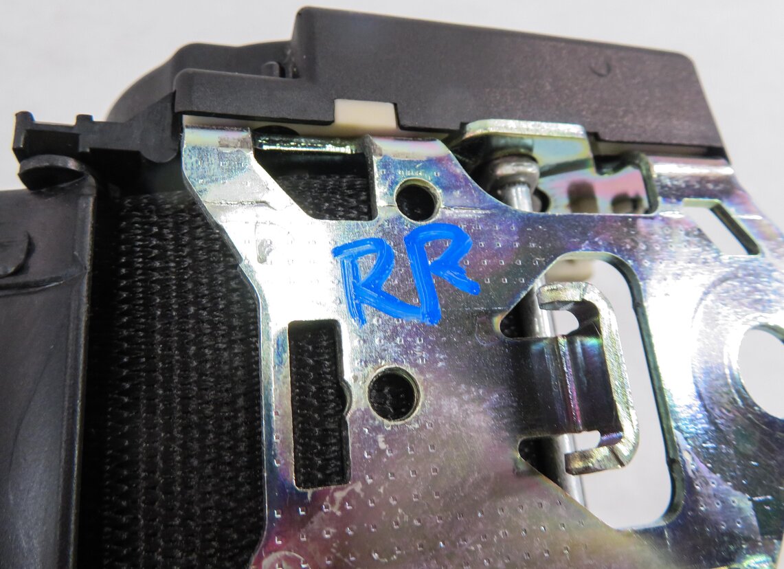 Thumbnail 5: 2012 RANGE ROVER (L322) REAR SEAT - RIGHT SEATBELT RETRACTOR (BLACK)