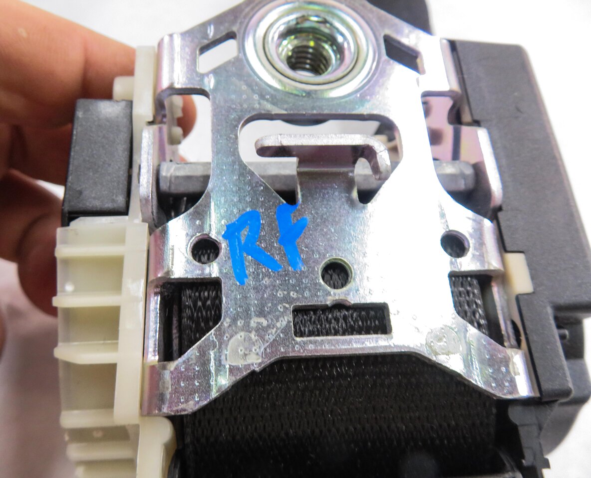 Thumbnail 4: 2010-2012 RANGE ROVER (L322) RIGHT FRONT PASSENGER SEATBELT RETRACTOR (BLACK)