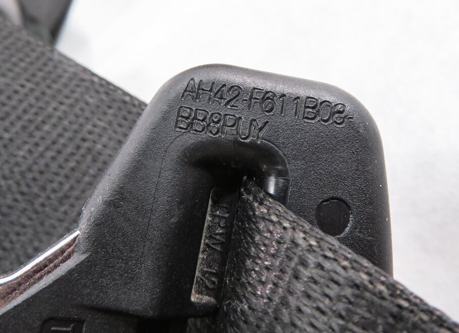 Thumbnail 5: 2010-2012 RANGE ROVER (L322) RIGHT FRONT PASSENGER SEATBELT RETRACTOR (BLACK)