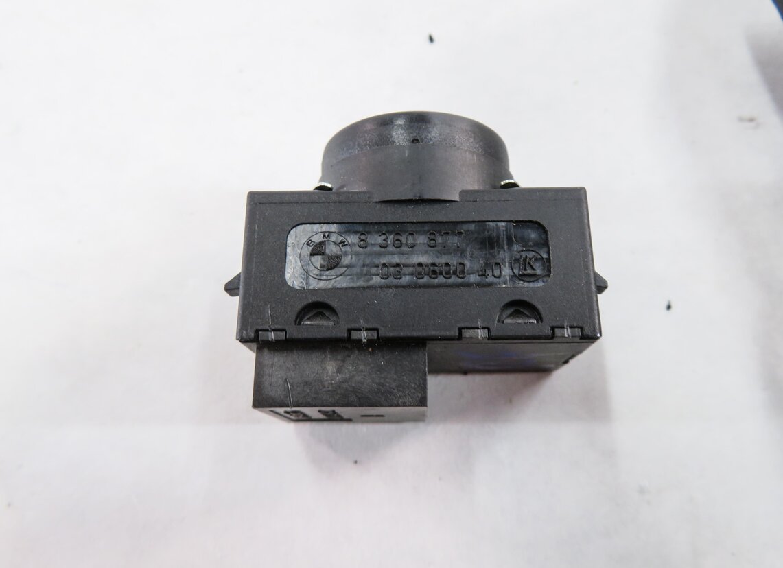 Thumbnail 9: 2012 RANGE ROVER (L322) RIGHT FRONT PASSENGER SEAT ADJUSTMENT SWITCH