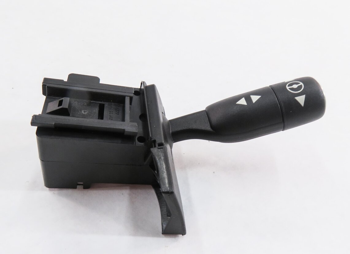 Thumbnail 4: 2012 RANGE ROVER (L322) STEERING COLUMN ADJUSTMENT SWITCH ARM LEVER