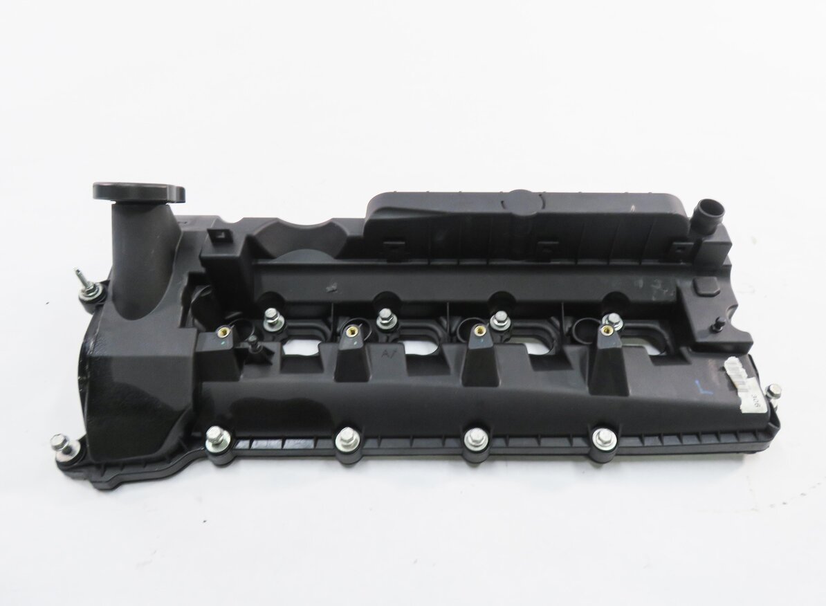 Thumbnail 2: 2010-2018 RANGE ROVER SPORT (L320 L322 L494 L405) 5.0L V8 - LEFT VALVE COVER