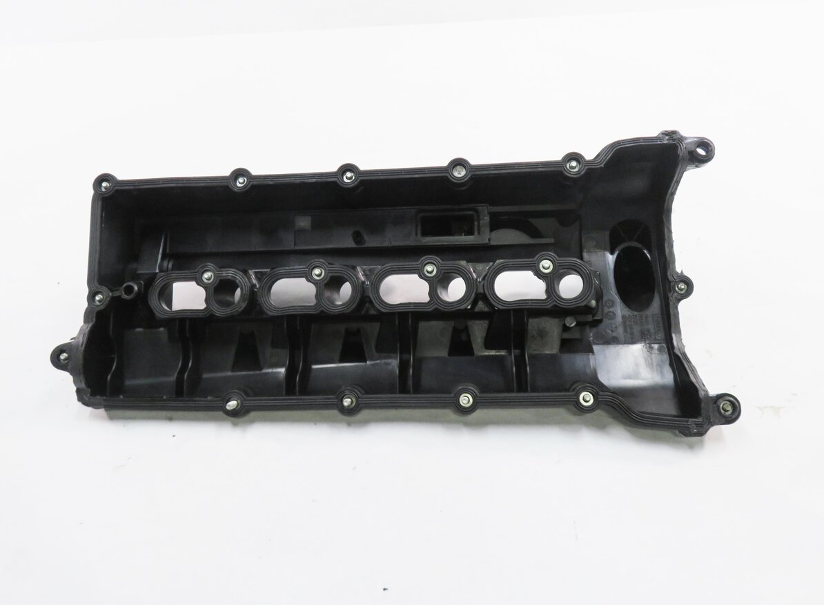 Thumbnail 6: 2010-2018 RANGE ROVER SPORT (L320 L322 L494 L405) 5.0L V8 - LEFT VALVE COVER
