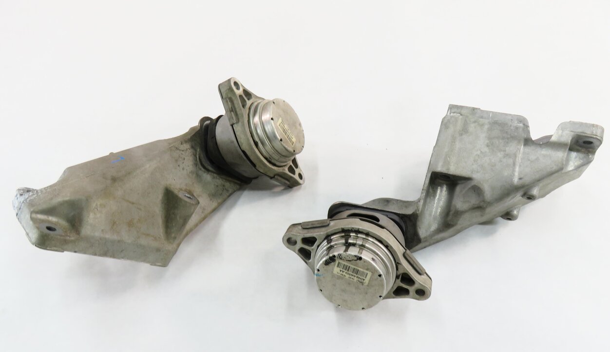 Thumbnail 1: 2012 RANGE ROVER (L322) 5.0L AJ133 SUPERCHARGED ENGINE MOUNT BRACKET SET-4
