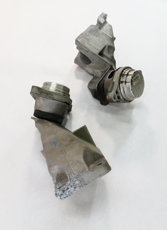 Thumbnail 3: 2012 RANGE ROVER (L322) 5.0L AJ133 SUPERCHARGED ENGINE MOUNT BRACKET SET-4