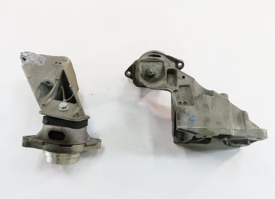 Thumbnail 4: 2012 RANGE ROVER (L322) 5.0L AJ133 SUPERCHARGED ENGINE MOUNT BRACKET SET-4