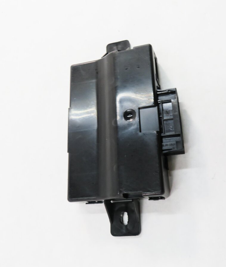 Thumbnail 3: 2013 AUDI A6 (C7) CENTRAL GATEWAY CONTROL MODULE