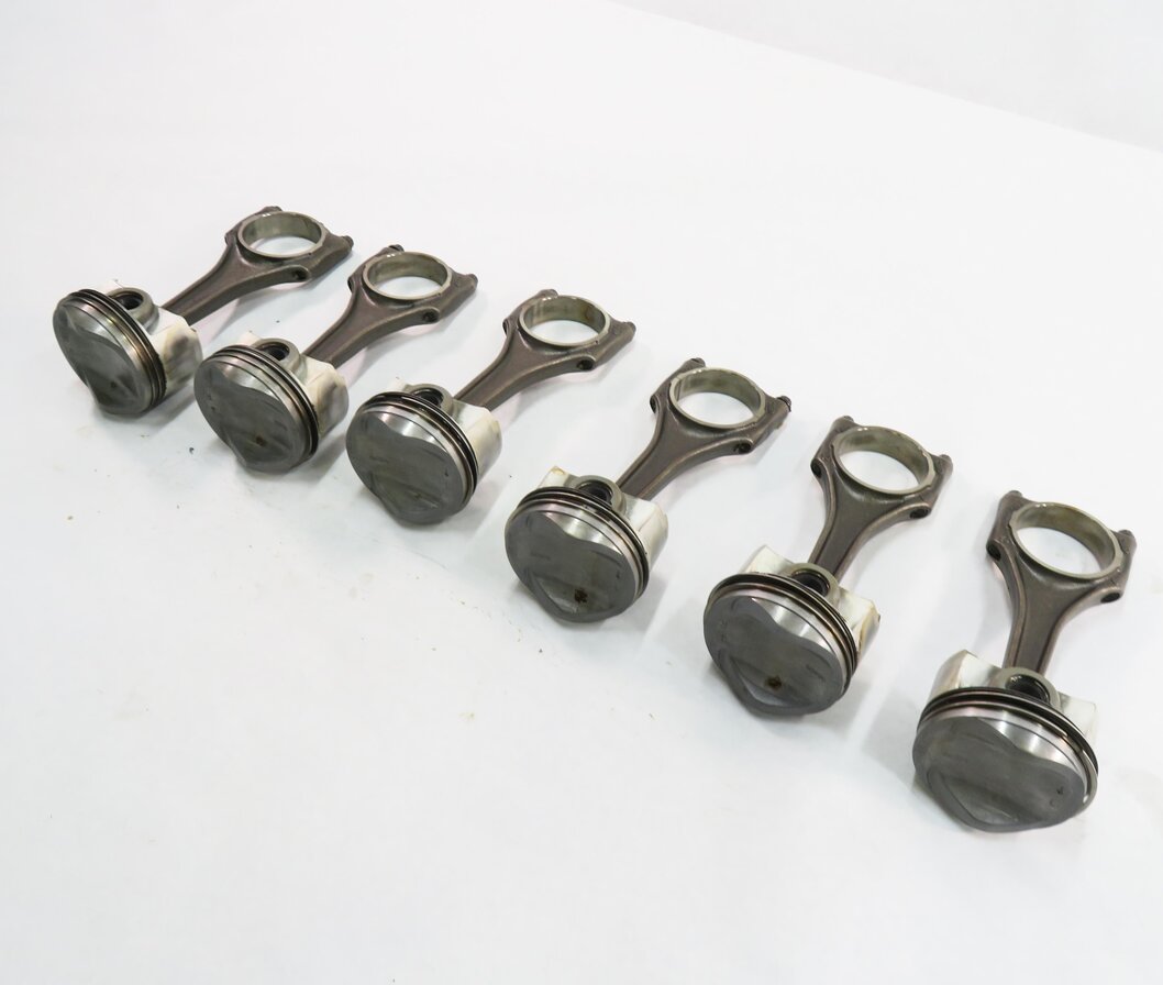 Thumbnail 1: 09-17 AUDI A6 A7 A8 Q5 Q7 S4 S6 Q5 TOUAREG - 3.0L SUPERCHARGED ENGINE PISTON SET