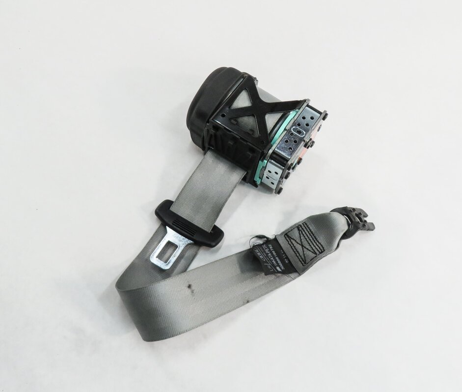 2013 AUDI A6 (C7) REAR SEAT - RIGHT SEATBELT RETRACTOR (GRAY)