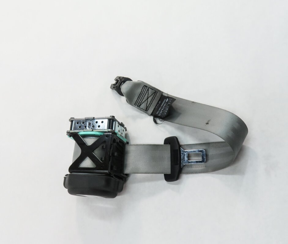 Thumbnail 3: 2013 AUDI A6 (C7) REAR SEAT - RIGHT SEATBELT RETRACTOR (GRAY)
