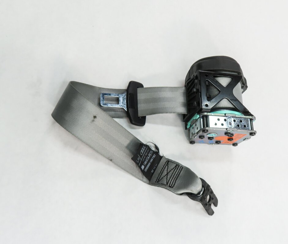 Thumbnail 4: 2013 AUDI A6 (C7) REAR SEAT - RIGHT SEATBELT RETRACTOR (GRAY)