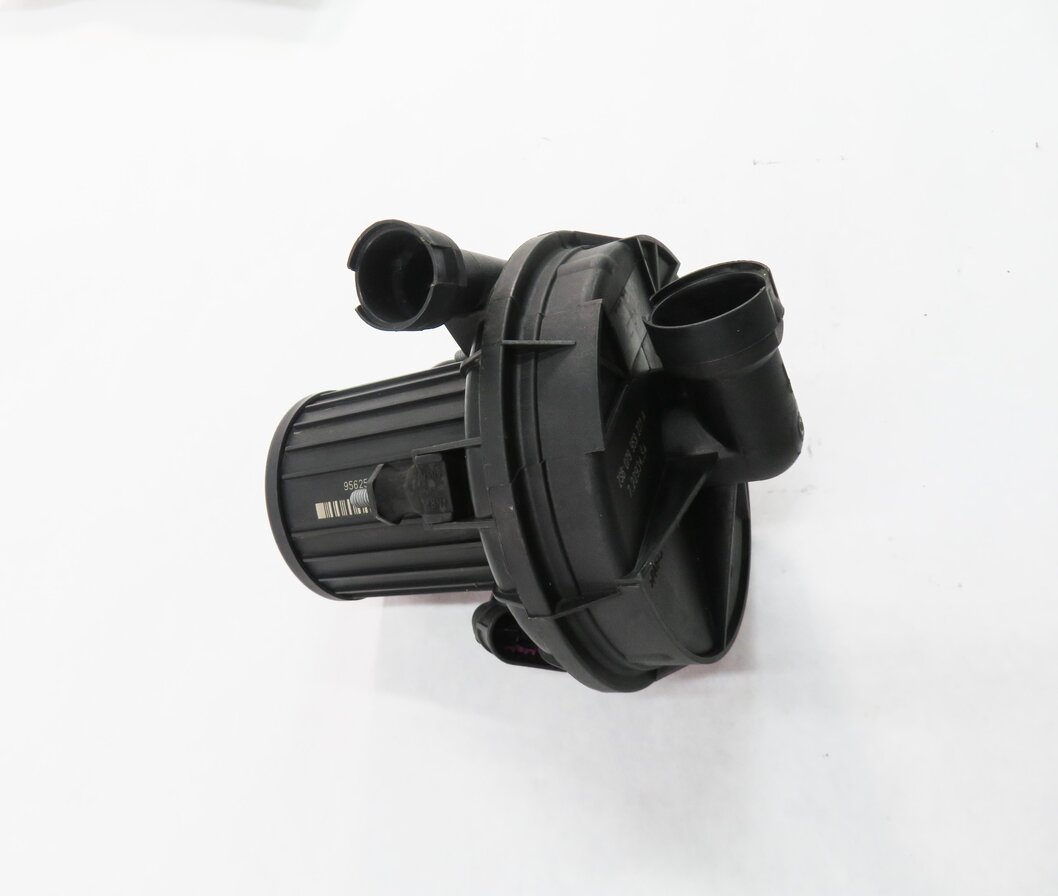 Thumbnail 4: 2013 AUDI A6 (C7) 3.0L CTUA SUPERCHARGED ENGINE - SECONDARY AIR INJECTION PUMP
