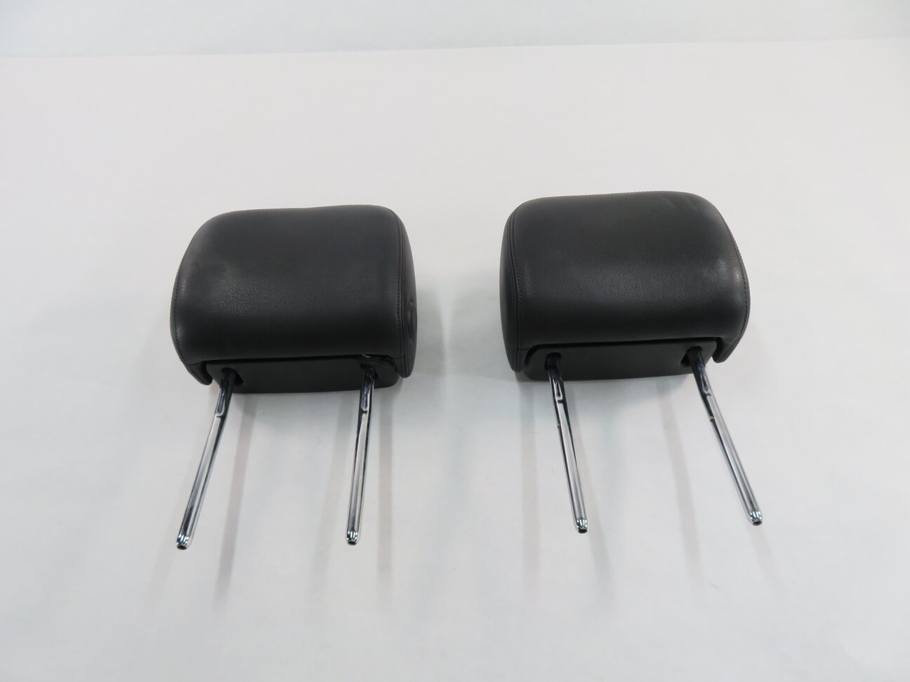 Thumbnail 2: 2012 AUDI A6 (C7) FRONT LEFT & RIGHT SEAT HEADREST SET-2 (BLACK LEATHER)