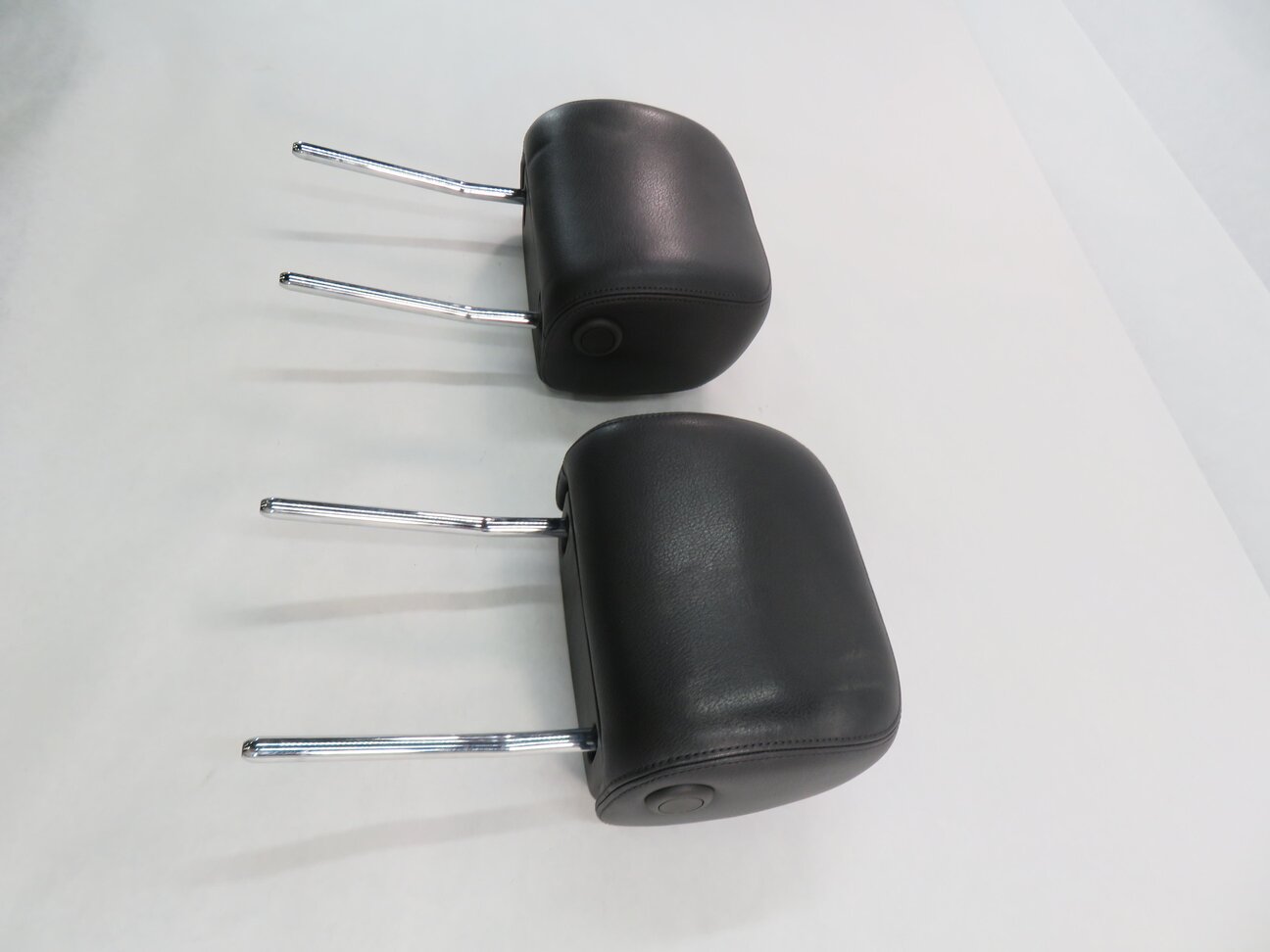Thumbnail 3: 2012 AUDI A6 (C7) FRONT LEFT & RIGHT SEAT HEADREST SET-2 (BLACK LEATHER)