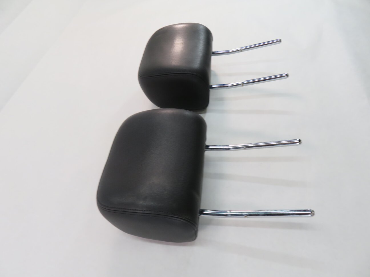 Thumbnail 4: 2012 AUDI A6 (C7) FRONT LEFT & RIGHT SEAT HEADREST SET-2 (BLACK LEATHER)