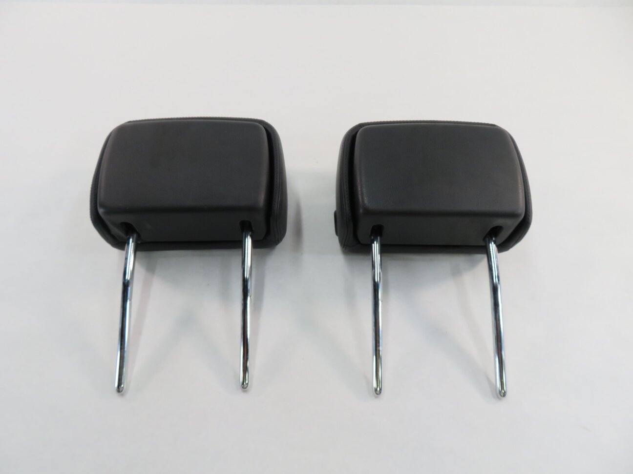 Thumbnail 5: 2012 AUDI A6 (C7) FRONT LEFT & RIGHT SEAT HEADREST SET-2 (BLACK LEATHER)