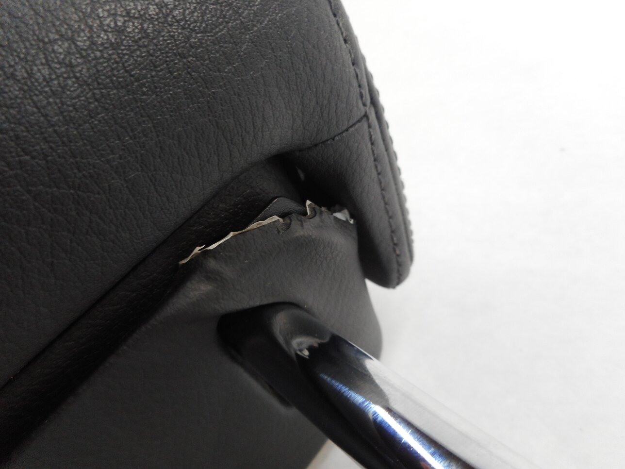Thumbnail 6: 2012 AUDI A6 (C7) FRONT LEFT & RIGHT SEAT HEADREST SET-2 (BLACK LEATHER)