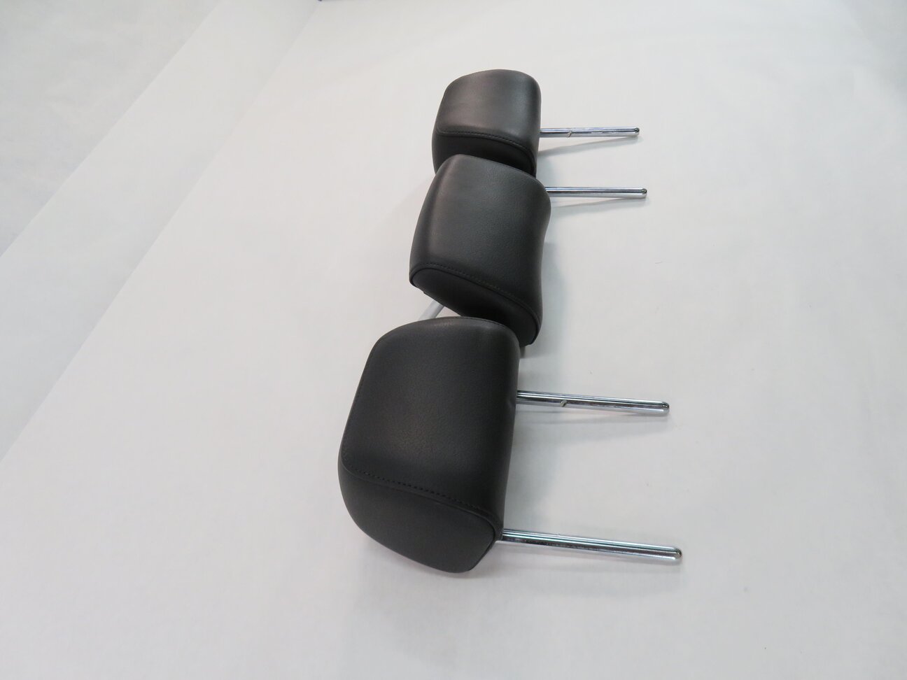 Thumbnail 3: 2012 AUDI A6 (C7) REAR - LEFT / CENTER / RIGHT - HEADREST SET (BLACK LEATHER)