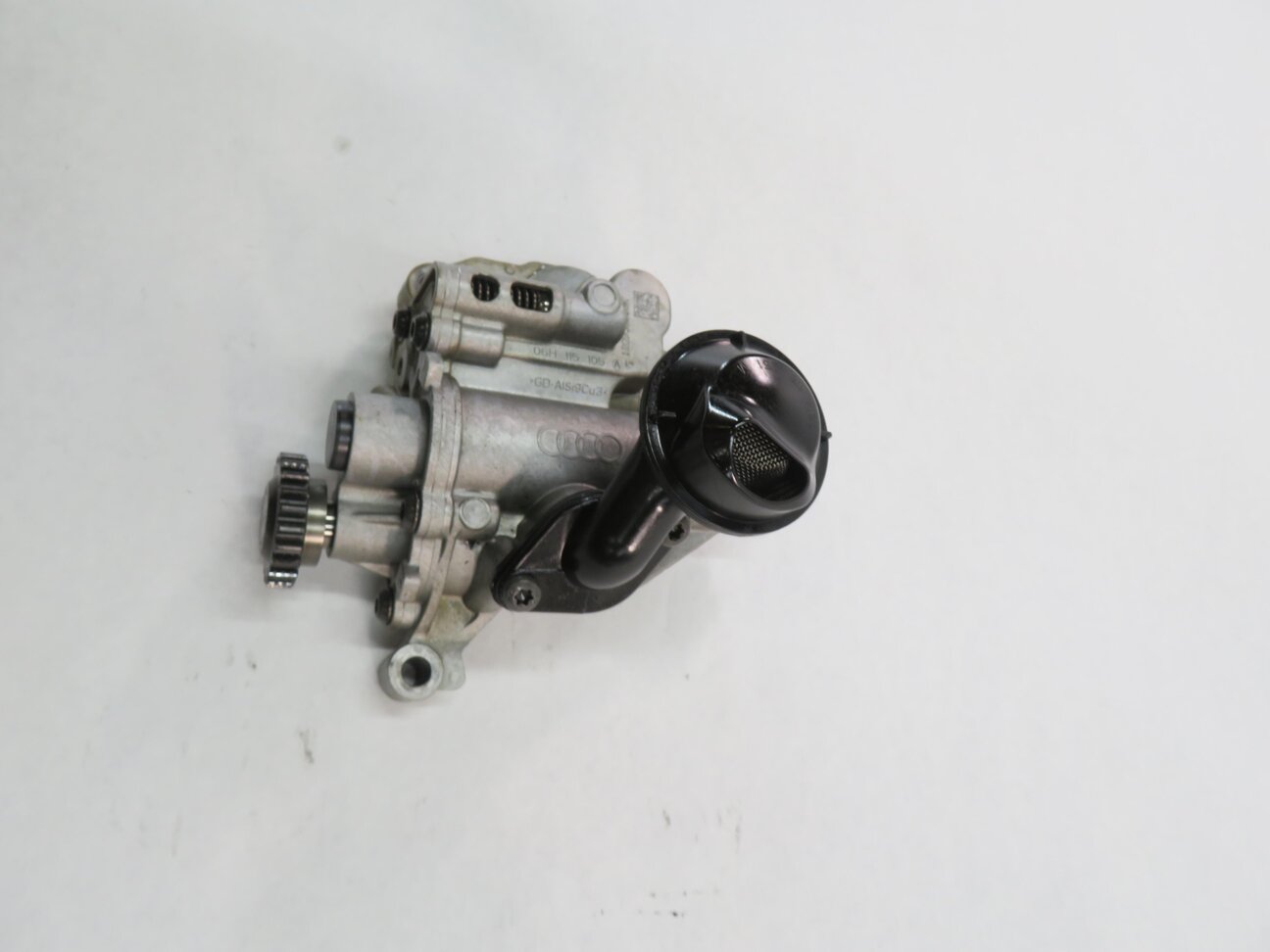 Thumbnail 3: 2012 AUDI A6 (C7) 2.0L CAEB TURBO ENGINE - OIL PUMP