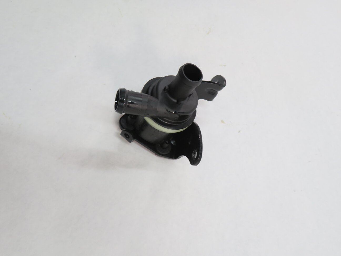 Thumbnail 4: 2012 AUDI A6 (C7) 2.0L CAEB TURBO ENGINE - SECONDARY AUX AUXILIARY WATER PUMP