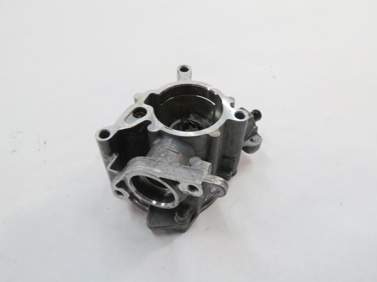 Thumbnail 4: 2009-2017 AUDI A4 A5 A6 (B8 8T 8K C7) 2.0L TURBO ENGINE BRAKE VACUUM PUMP