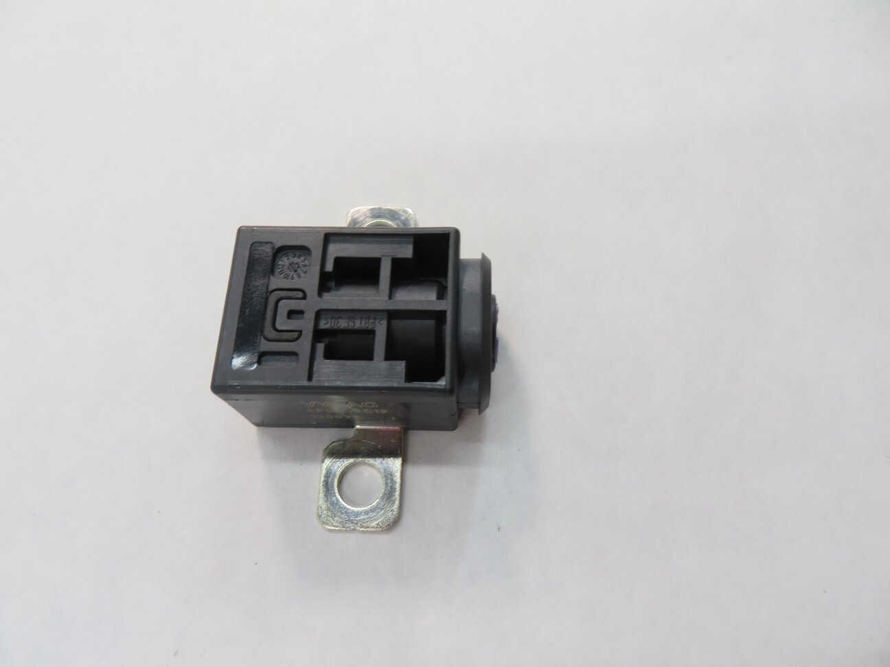 Thumbnail 3: 2012 AUDI A6 (C7) BATTERY OVERLOAD PROTECTION SWITCH MODULE