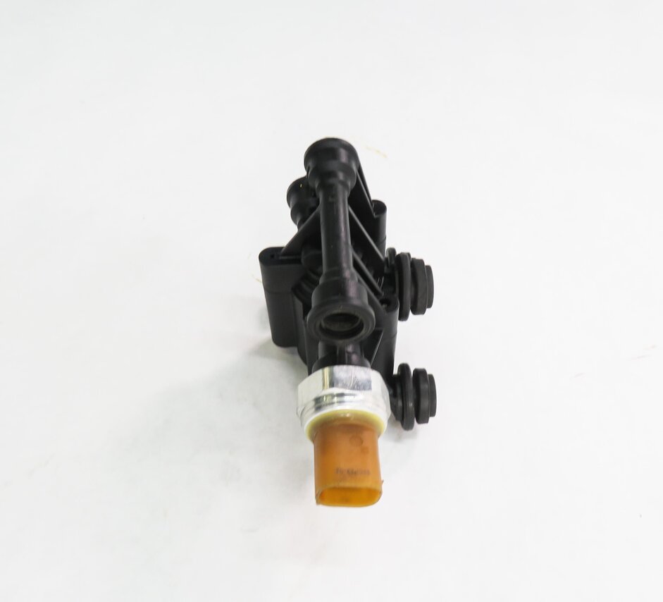 Thumbnail 3: 2010 RANGE ROVER SPORT (L320) AIR SUSPENSION VALVE BLOCK