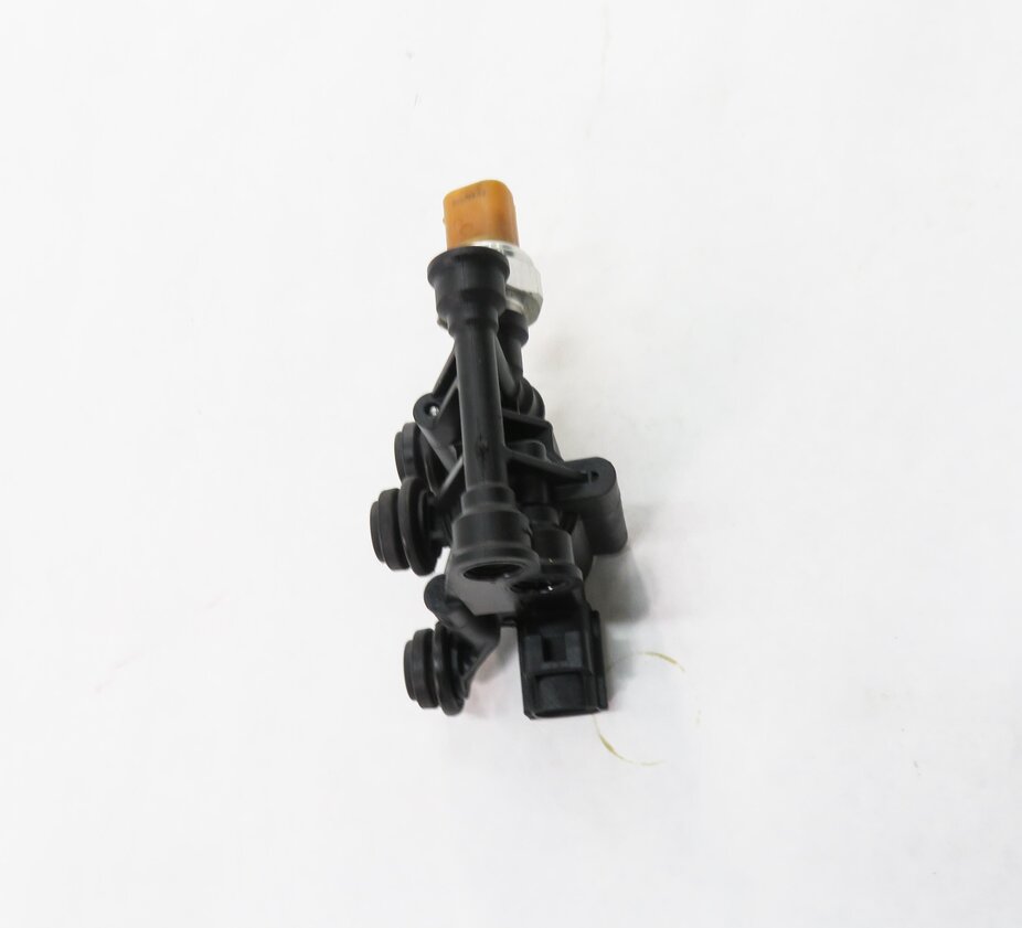 Thumbnail 4: 2010 RANGE ROVER SPORT (L320) AIR SUSPENSION VALVE BLOCK