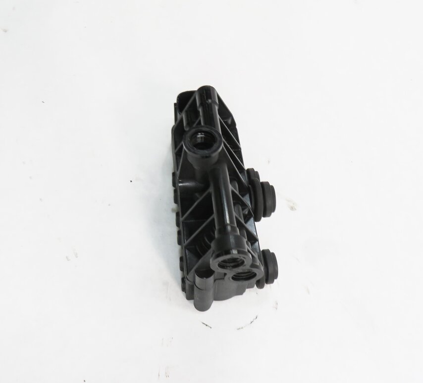 Thumbnail 4: 2010 RANGE ROVER SPORT (L320) AIR SUSPENSION VALVE BLOCK