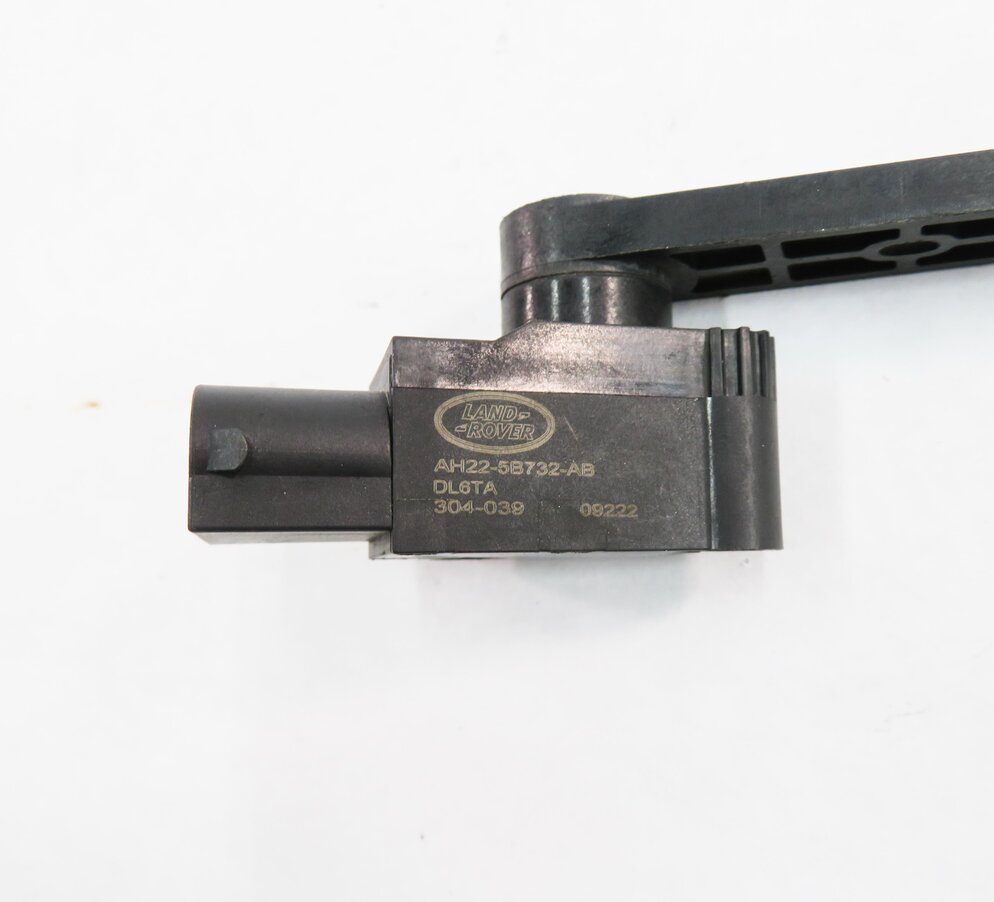 Thumbnail 6: 2010 RANGE ROVER SPORT (L320) RIGHT REAR SUSPENSION HEIGHT LEVEL SENSOR