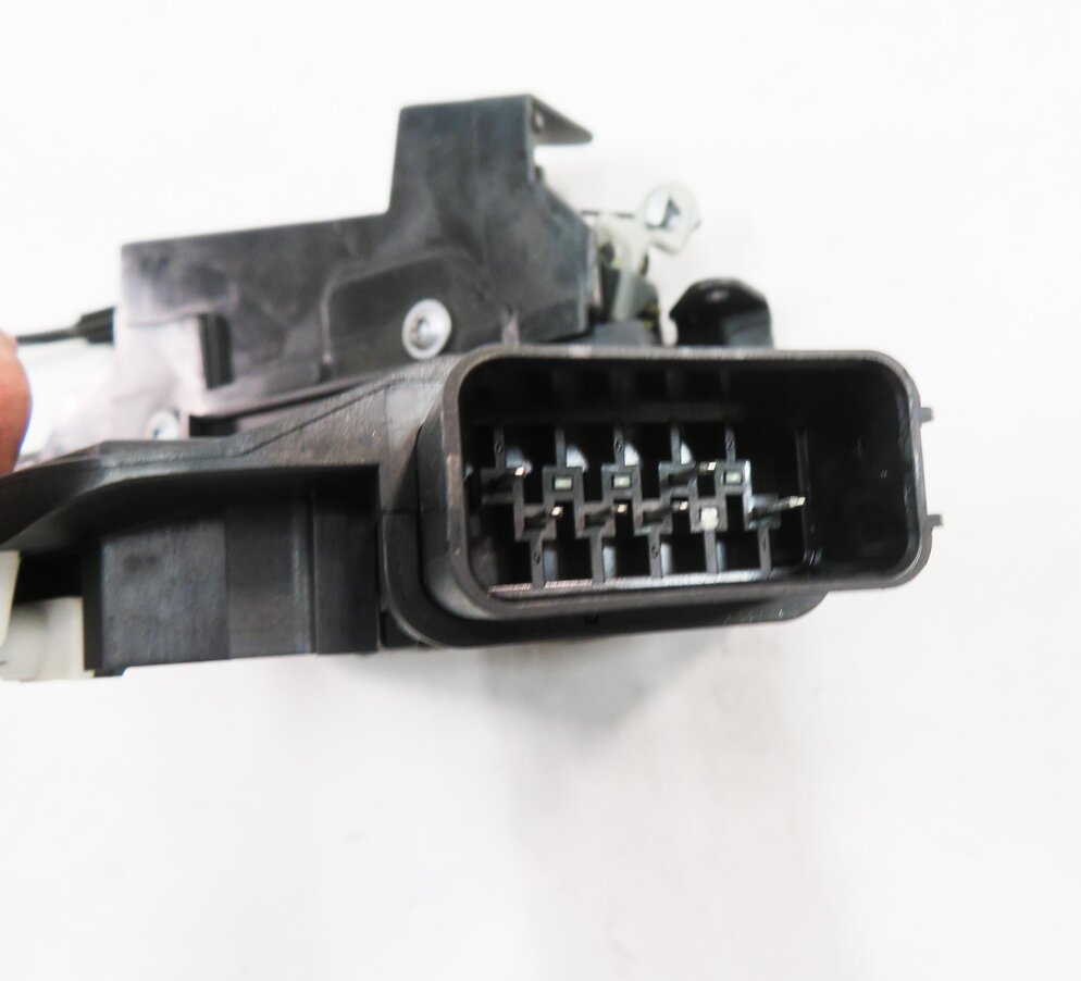 Thumbnail 6: 2010-2019 EVOQUE LR4 / RANGE ROVER SPORT (L320) LEFT FRONT PASSIVE DOOR LATCH