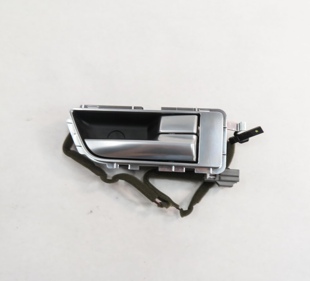 Thumbnail 2: 2010-2016 LR4 - RANGE ROVER SPORT (L320) RIGHT REAR INTERIOR DOOR HANDLE