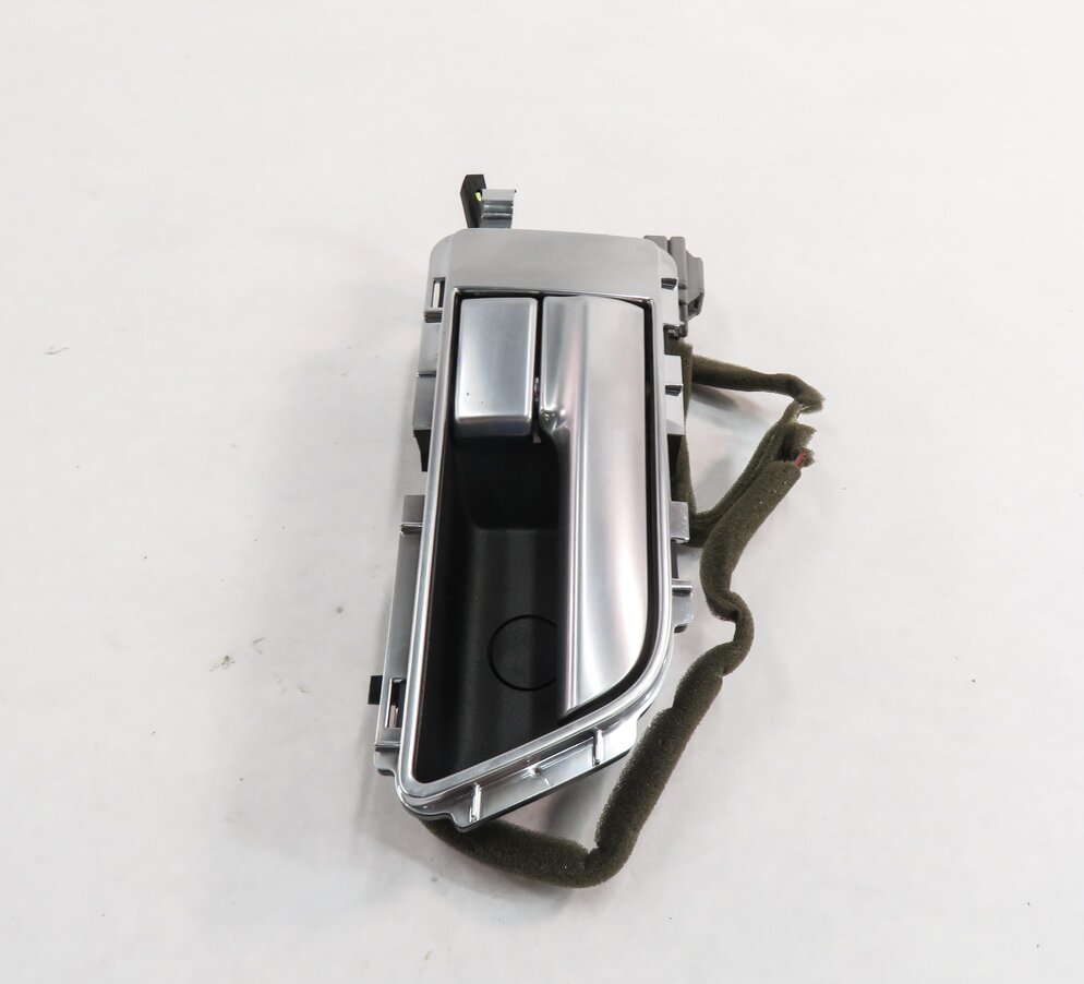 Thumbnail 4: 2010-2016 LR4 - RANGE ROVER SPORT (L320) RIGHT REAR INTERIOR DOOR HANDLE