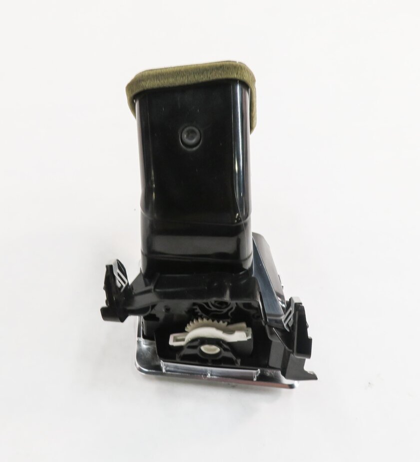 Thumbnail 6: 2010 RANGE ROVER SPORT (L320) RIGHT PASSENGER OUTER DASH HEATER A/C AIR VENT