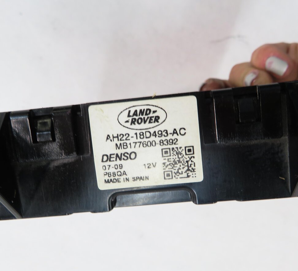 Thumbnail 6: 2010-2011 RANGE ROVER SPORT (L320) TEMPERATURE HEATER A/C CANBUS CONTROL MODULE