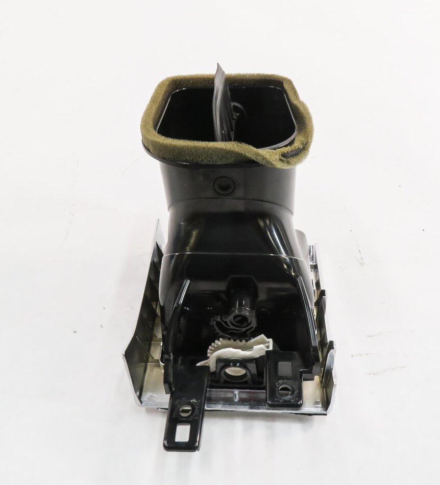 Thumbnail 6: 2010 RANGE ROVER SPORT (L320) RIGHT PASSENGER CENTER DASH HEATER A/C AIR VENT