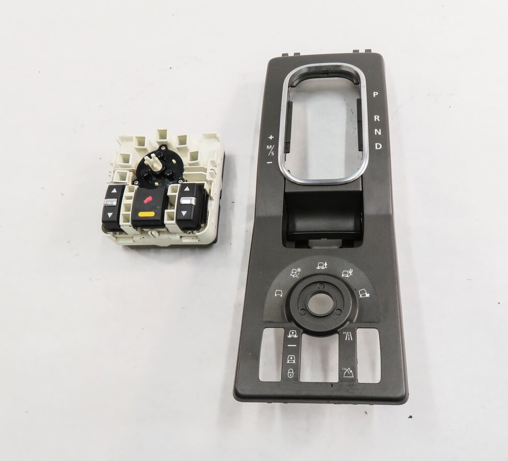 Thumbnail 3: 2010 RANGE ROVER SPORT (L320) GEAR SHIFTER TRIM w/ TERRAIN CONTROL SWITCH