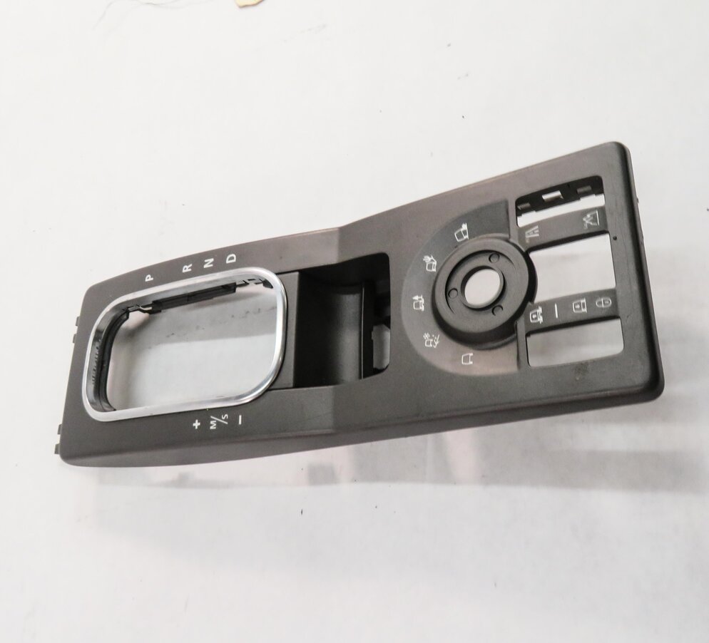 Thumbnail 5: 2010 RANGE ROVER SPORT (L320) GEAR SHIFTER TRIM w/ TERRAIN CONTROL SWITCH