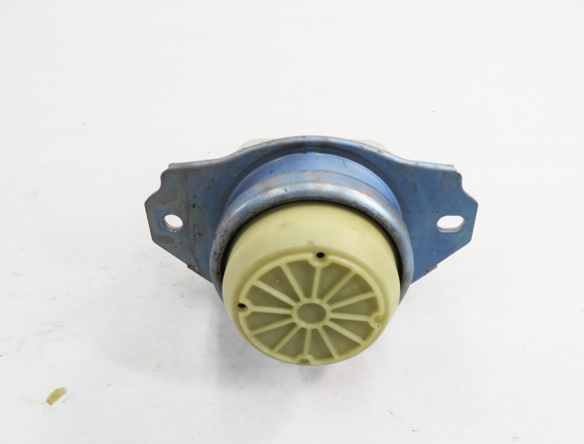 Thumbnail 5: 2010 RANGE ROVER SPORT (L320) 5.0L AJ133 V8 ENGINE - MOTOR MOUNT BRACKET SET