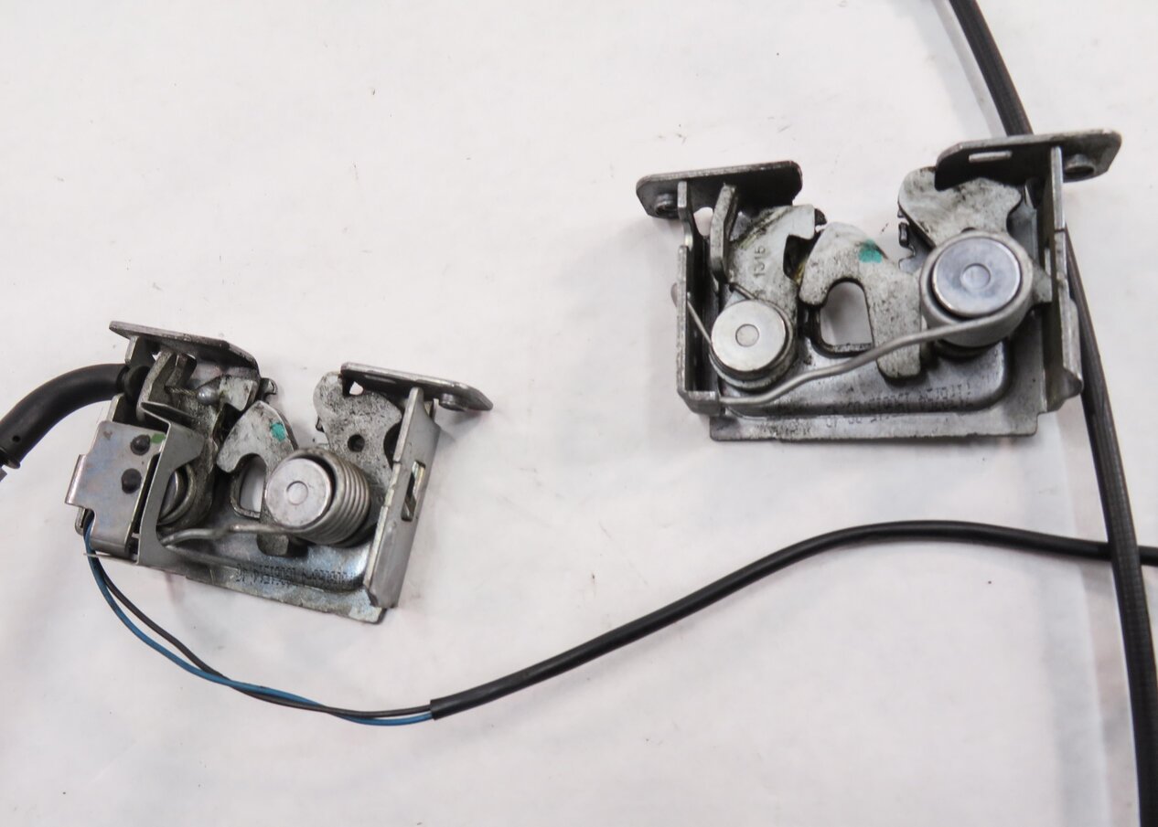 Thumbnail 5: 2015 BMW X5 (F15) FRONT LEFT & RIGHT LOWER HOOD LOCK LATCH SET-2