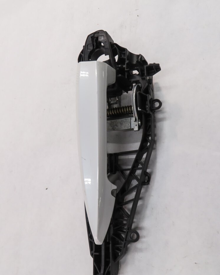 Thumbnail 3: 14-21 BMW X1 X2 X5 X6 (F15 F16 F39 F48) LEFT FRONT COMFORT DOOR HANDLE (WHITE)