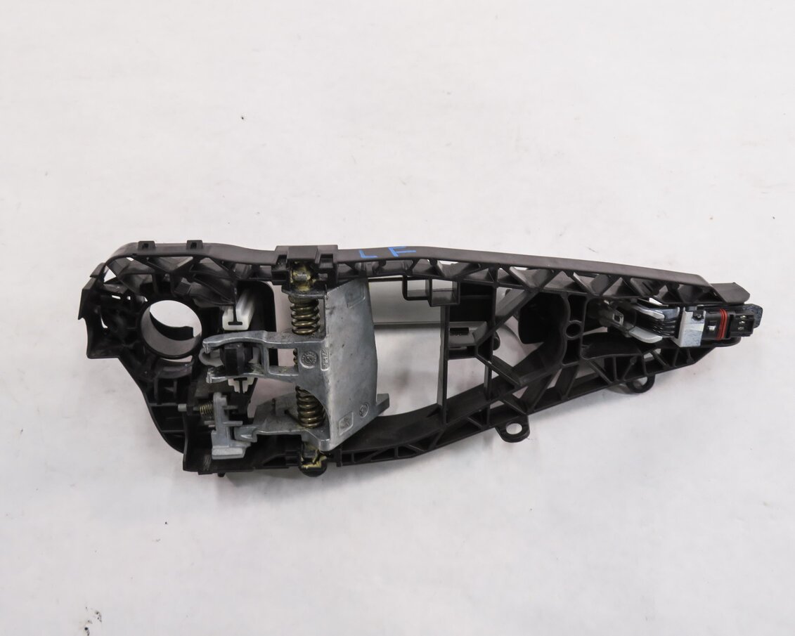 Thumbnail 6: 14-21 BMW X1 X2 X5 X6 (F15 F16 F39 F48) LEFT FRONT COMFORT DOOR HANDLE (WHITE)