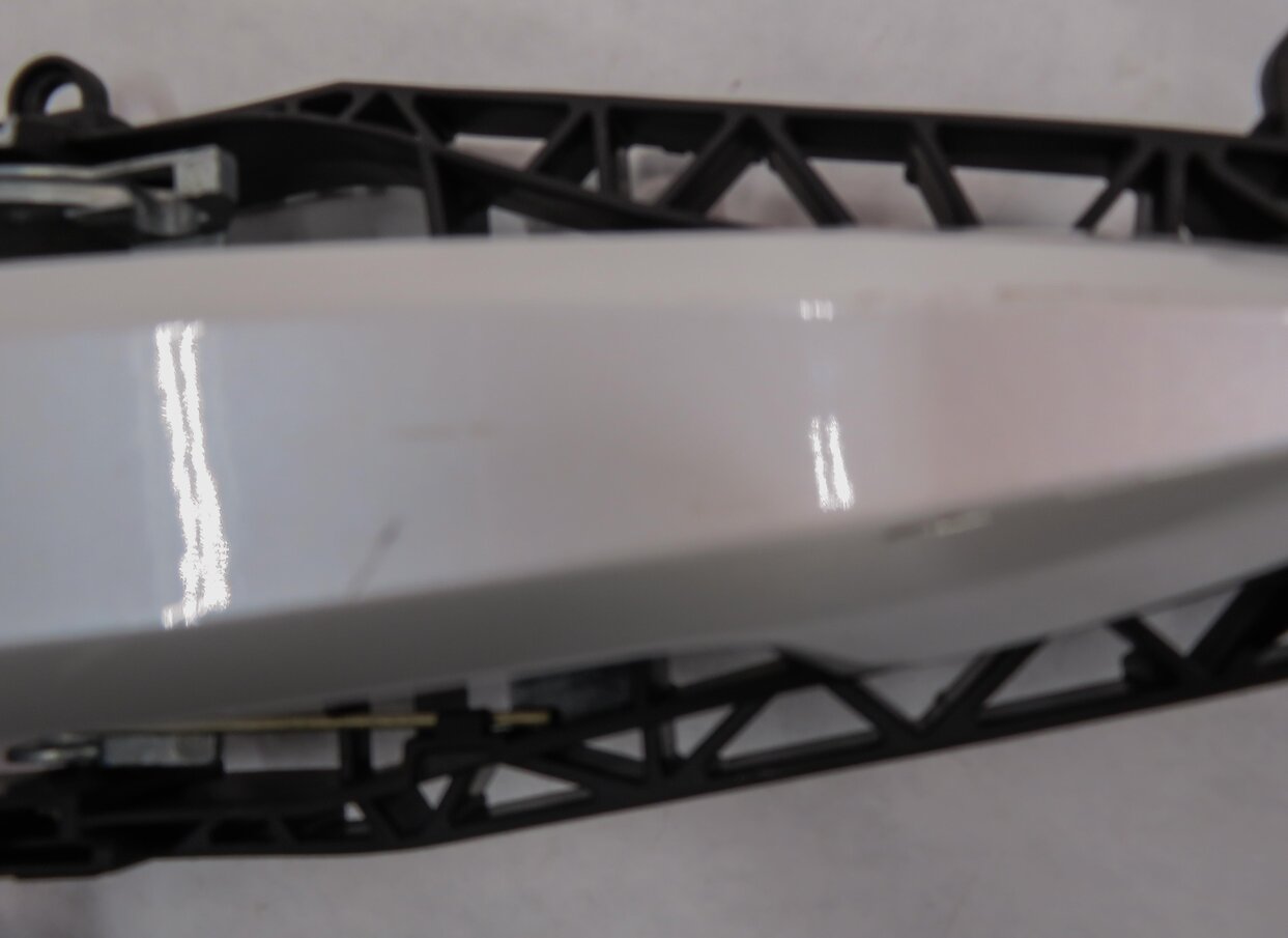 Thumbnail 9: 14-21 BMW X1 X2 X5 X6 (F15 F16 F39 F48) LEFT FRONT COMFORT DOOR HANDLE (WHITE)